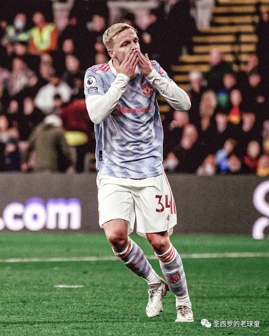 jinnianhui 官方网站-bbc直播时意外拍到荷兰球员更衣