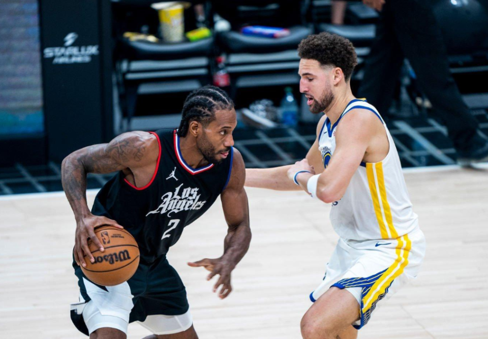 金年会最新活动-窗口期NBA常规赛传出新动向；巴塞罗那单刀错失；管理层表态——信心回归；身体对抗强度拉满